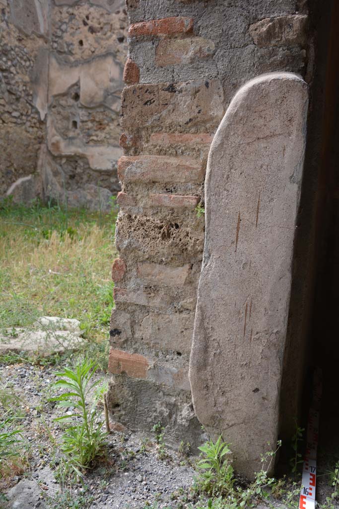IX.5.14 Pompeii. May 2017. Room “c”, north side of doorway.  
Foto Christian Beck, ERC Grant 681269 DÉCOR.
