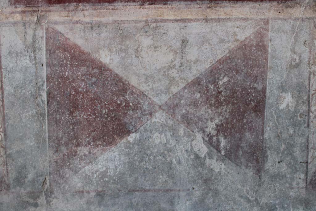 IX.5.14 Pompeii. May 2019. Room “c”, detail of zoccolo on north wall of cubiculum.
Foto Christian Beck, ERC Grant 681269 DÉCOR.
