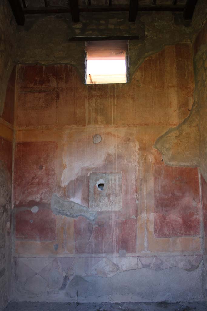 IX.5.16 Pompeii. May 2019. Room “g”, looking towards east wall.
Foto Christian Beck, ERC Grant 681269 DÉCOR.
