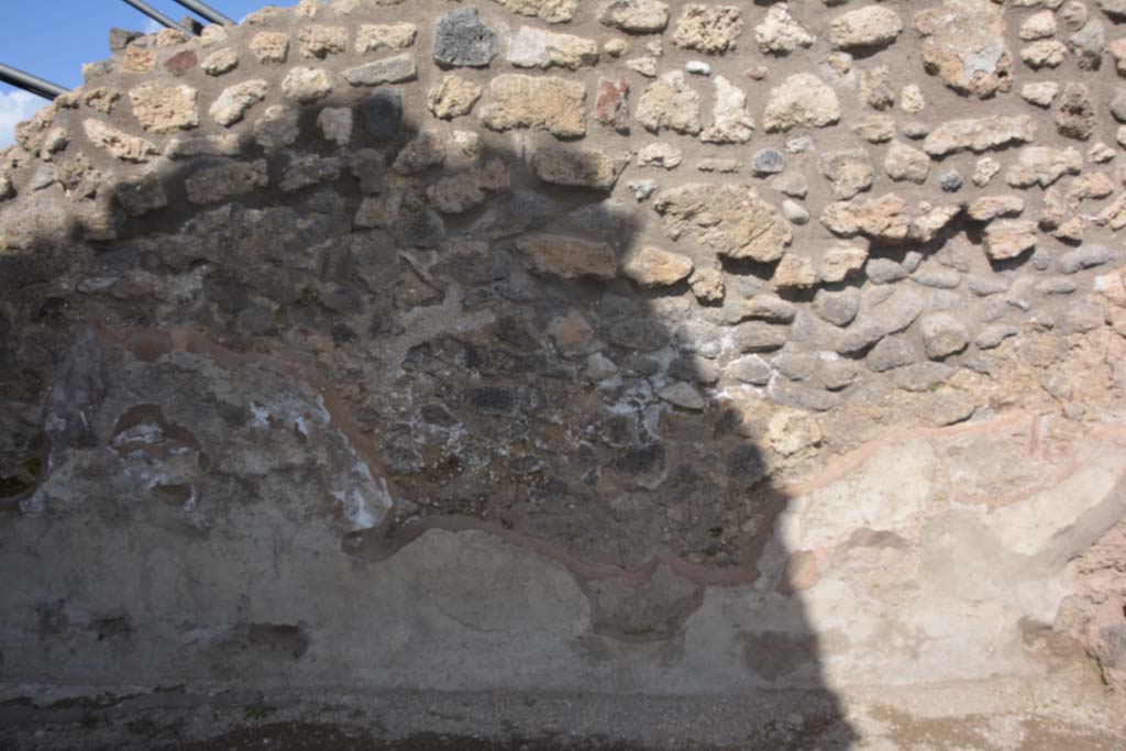 IX.5.16 Pompeii. March 2017. Front façade, continuing westwards.
Foto Christian Beck, ERC Grant 681269 DÉCOR.
