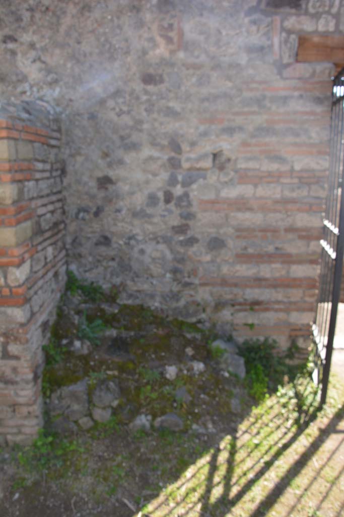 IX.5.16 Pompeii. March 2017. 
Room a’, looking west across atrium towards doorway into room e’, on left, and room f’, in centre. 
Foto Christian Beck, ERC Grant 681269 DÉCOR.

