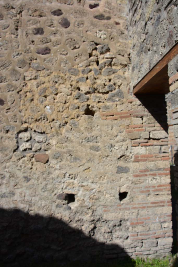 IX.5.16 Pompeii. March 2017. Room e’, north wall at east end. 
Foto Christian Beck, ERC Grant 681269 DÉCOR.
