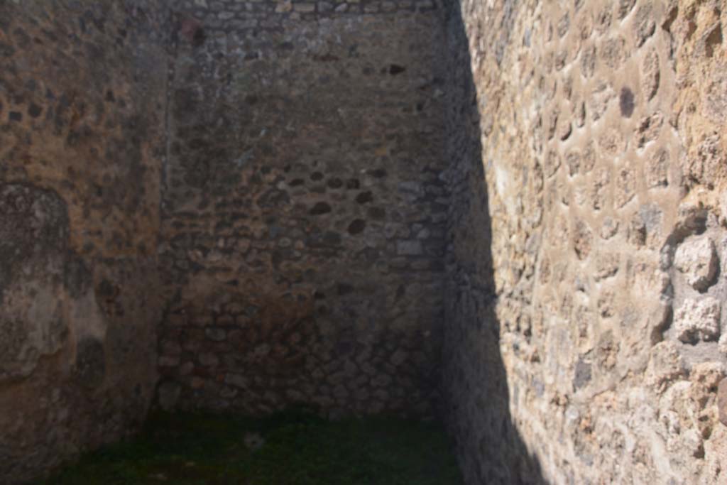IX.5.16 Pompeii. March 2017. Room e’, looking towards west wall. 
Foto Christian Beck, ERC Grant 681269 DÉCOR.
