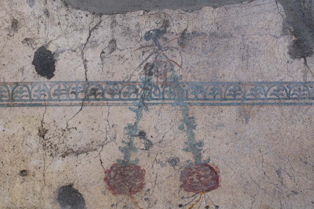 IX.5.16 Pompeii. May 2019. Room f’, west wall, detail from above central painting.
Foto Christian Beck, ERC Grant 681269 DÉCOR.
