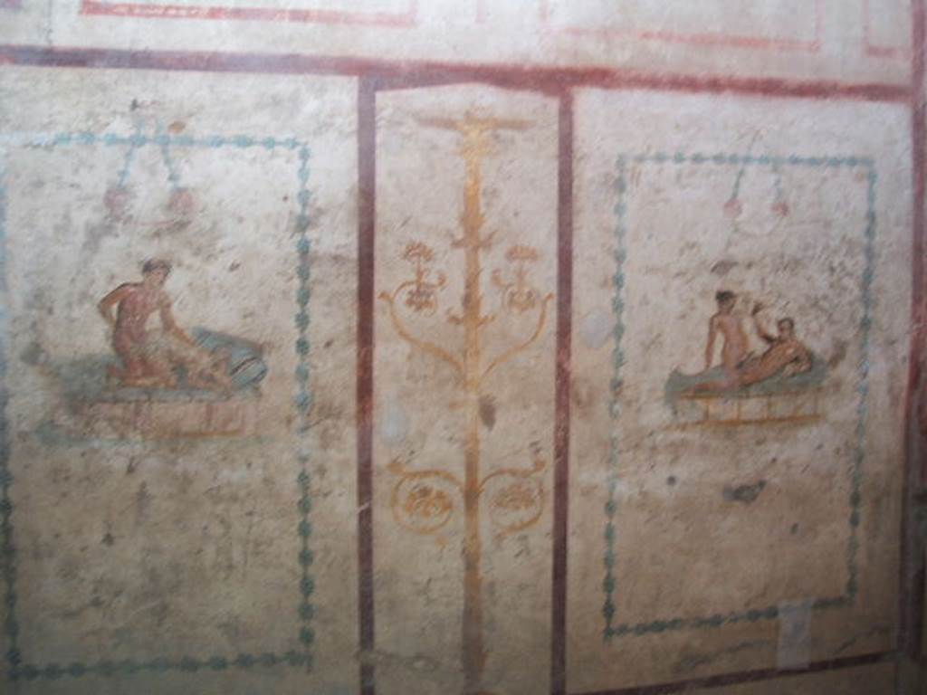 IX.5.16 Pompeii. May 2005. Cubiculum f’, wall paintings from north wall.