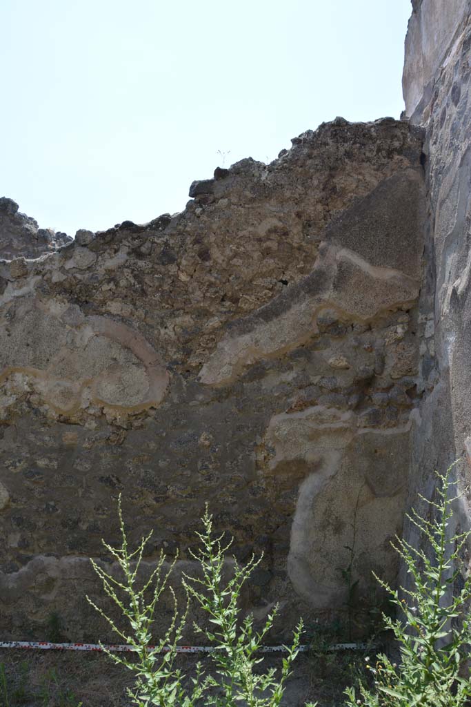 IX.5.17/6 Pompeii. May 2017. Room x, west wall at north end, in north-west corner.
Foto Christian Beck, ERC Grant 681269 DCOR.
