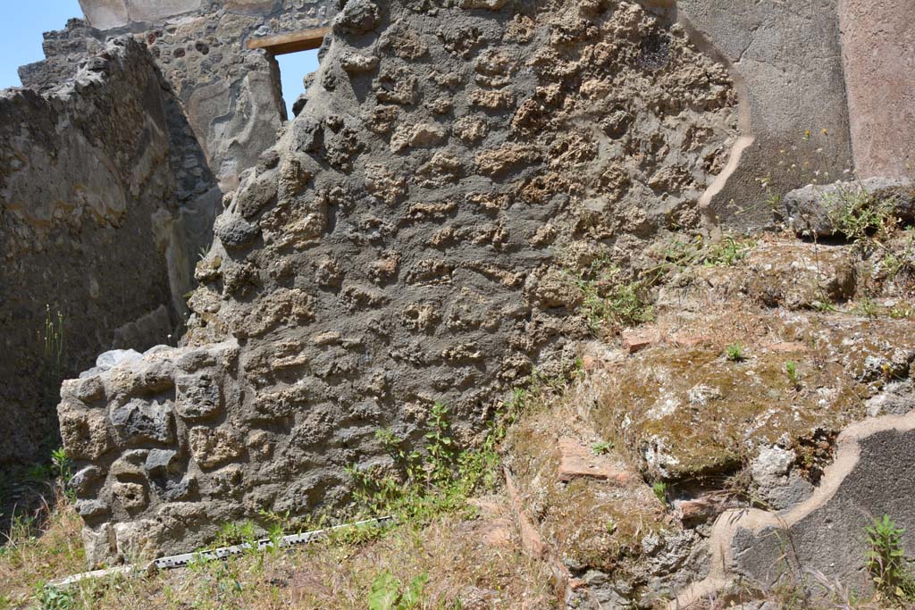IX.5.6 Pompeii. May 2017. 
Room q, looking towards north wall, the doorway into room x, on left, and steps to upper floor, on right.
Foto Christian Beck, ERC Grant 681269 DCOR.
