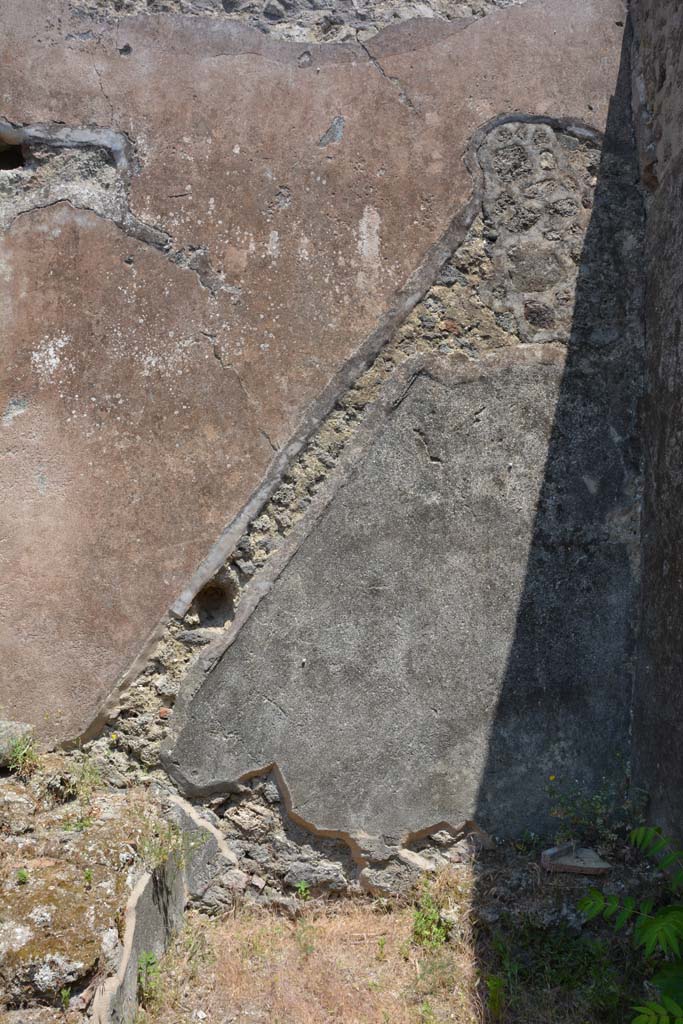 IX.5.6 Pompeii. May 2017. Room q, lower east wall with imprint of stairs to an upper floor.
Foto Christian Beck, ERC Grant 681269 DCOR.
