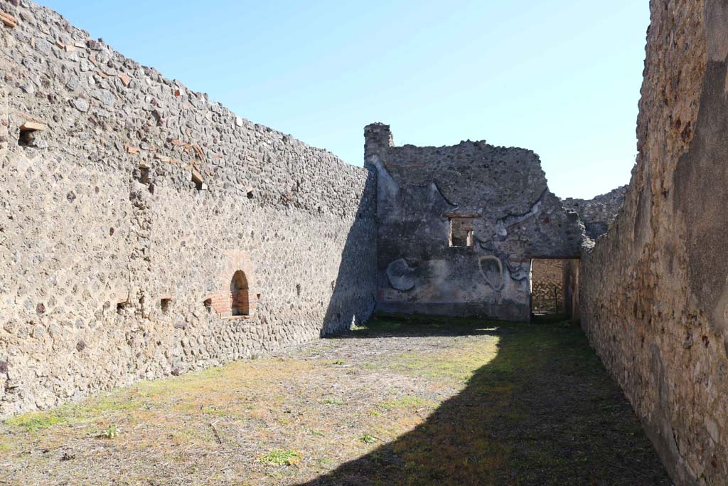 IX.5.17/6 Pompeii. February 2020. Room 17, looking south across garden area of IX.5.6. Photo courtesy of Aude Durand.