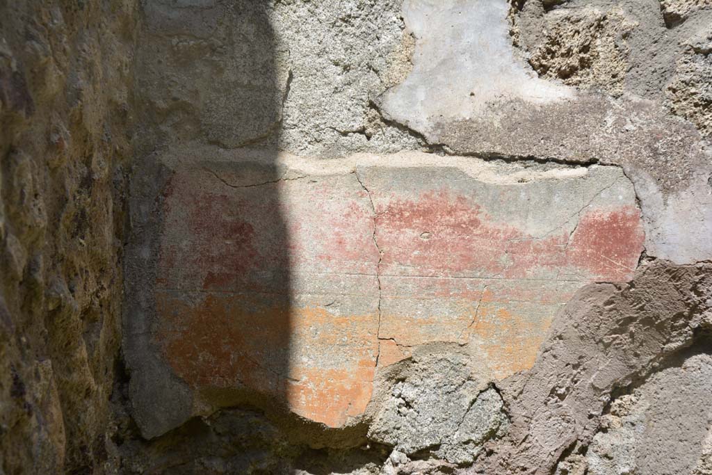 IX.5.18 Pompeii. May 2017. Room h, detail of lower east wall at north end.
Foto Christian Beck, ERC Grant 681269 DÉCOR.

