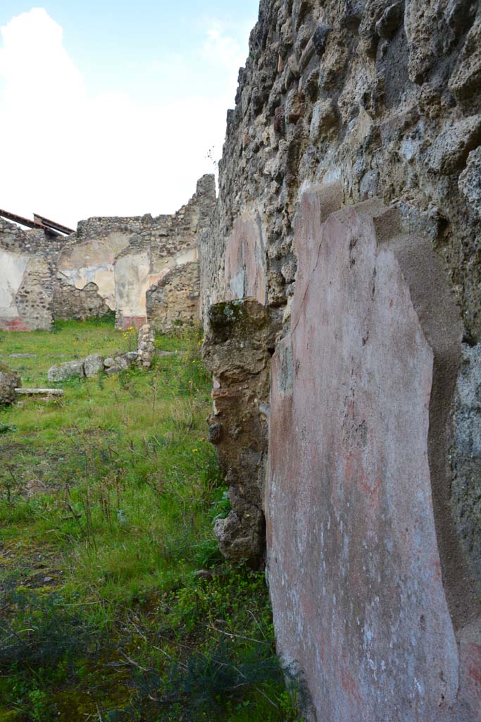 IX.5.18 Pompeii. March 2017. Room i, looking north along east wall.
Foto Christian Beck, ERC Grant 681269 DÉCOR.

