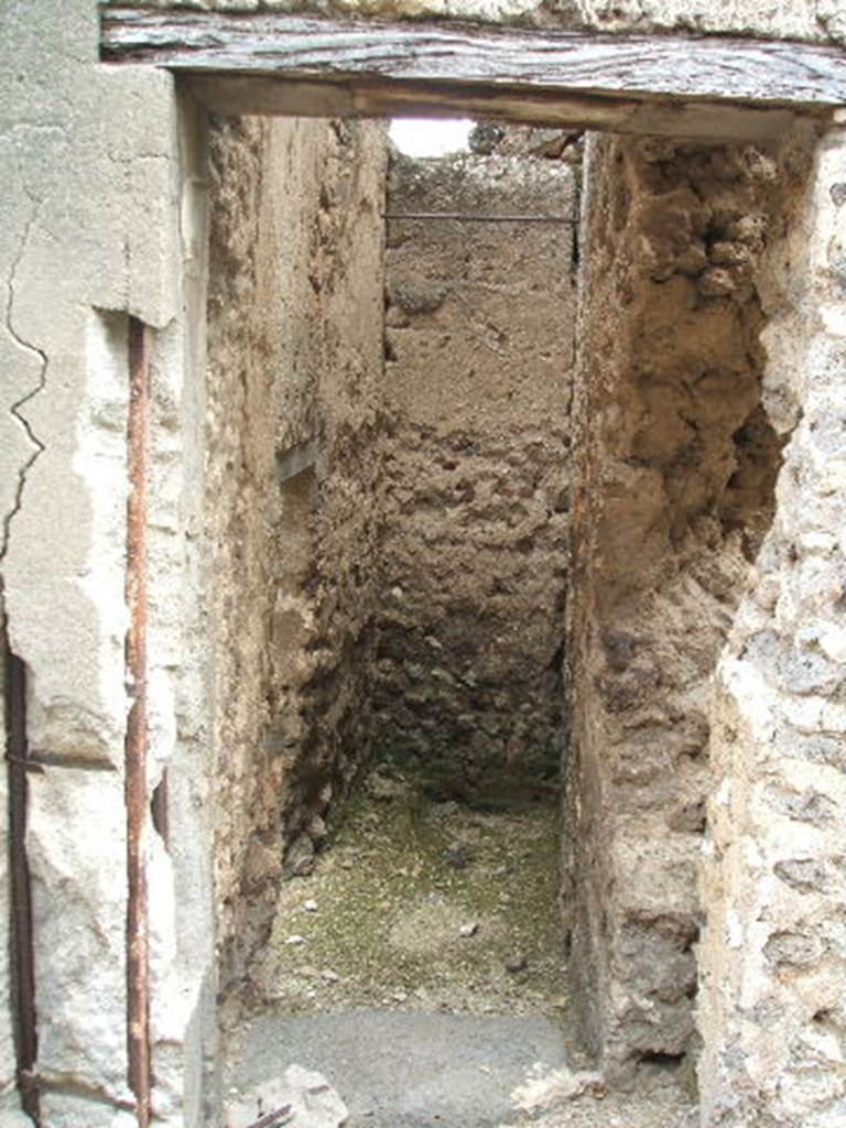 IX.5.18 Pompeii. May 2005.  Room v.  Room behind site of stairs at IX.5.20.