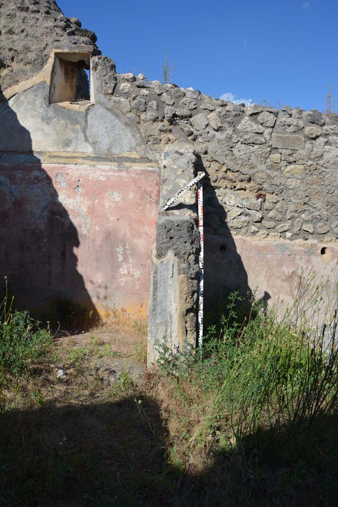 IX.5.18 Pompeii. May 2017. 
Room l (L), looking east towards detail of north wall at east end, part of room n. 
On the left is room o, on the right is room n.
Foto Christian Beck, ERC Grant 681269 DÉCOR.
