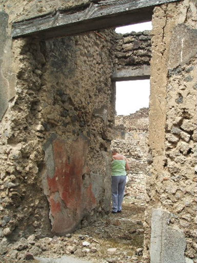 IX.5.18 Pompeii. May 2017. Room a, right side of entrance doorway.
Foto Christian Beck, ERC Grant 681269 DÉCOR.

