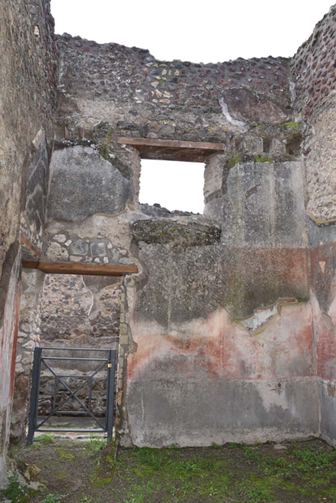 IX.5.18 Pompeii. March 2018. Room “d”, doorway at IX.5.19 in south wall.
Foto Annette Haug, ERC Grant 681269 DÉCOR.
