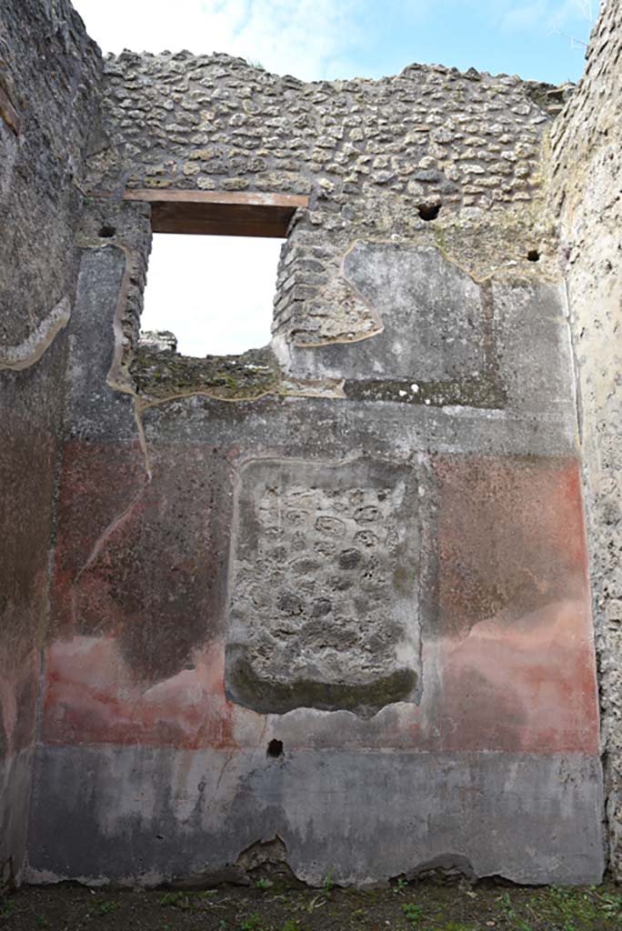 IX.5.18 Pompeii. March 2018. Room “e”, looking towards west wall of cubiculum. 
Foto Annette Haug, ERC Grant 681269 DÉCOR.
