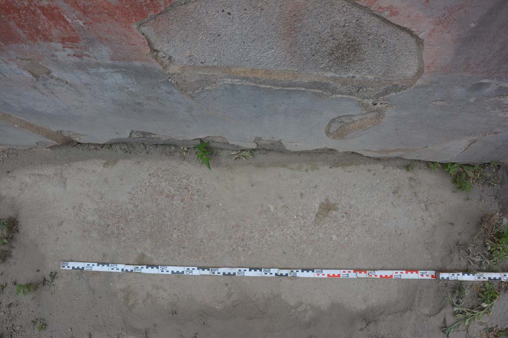 IX.5.18 Pompeii. May 2017. Room e, detail of flooring near north wall.
Foto Christian Beck, ERC Grant 681269 DÉCOR.
