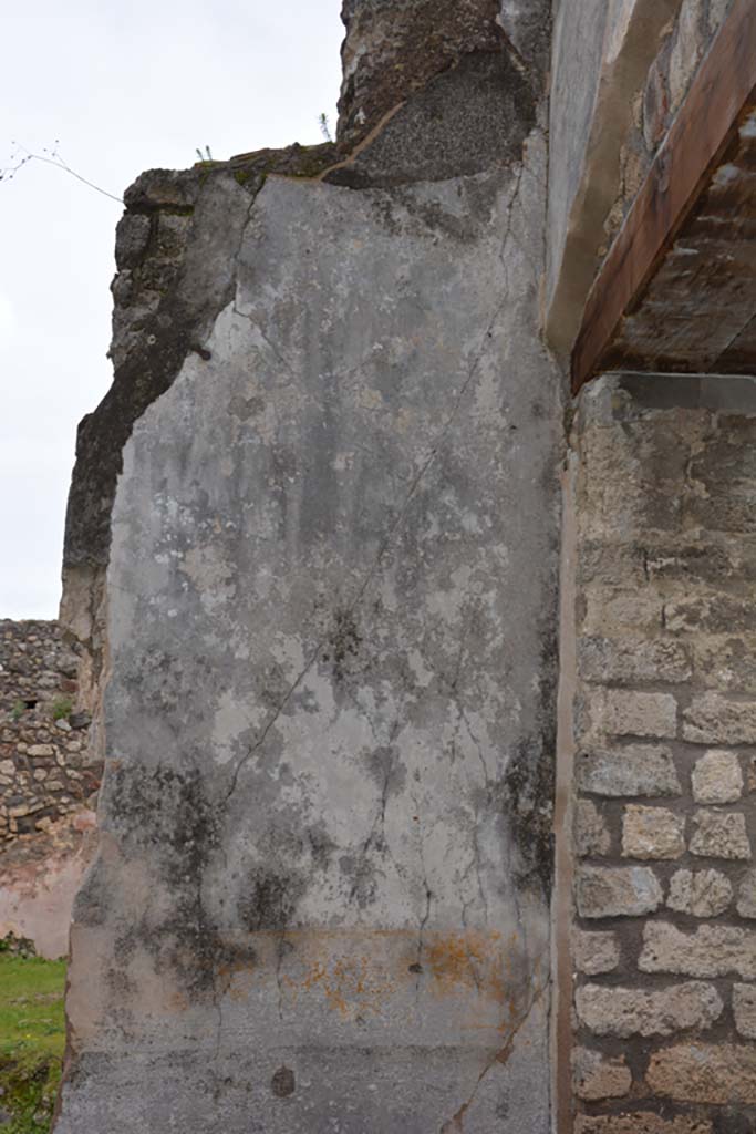 IX.5.18 Pompeii. March 2018. Triclinium “f”, east wall at south end.
Foto Annette Haug, ERC Grant 681269 DÉCOR.

