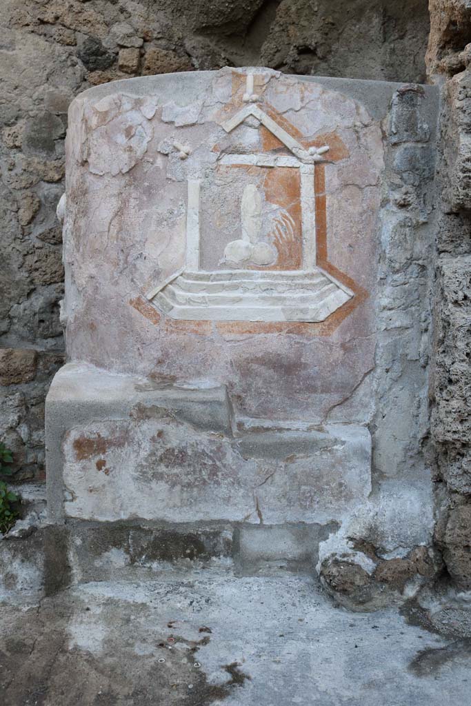 IX.7.2 Pompeii. December 2018. 
Furnace/oven decorated with phallic emblems in stucco. Photo courtesy of Aude Durand.
