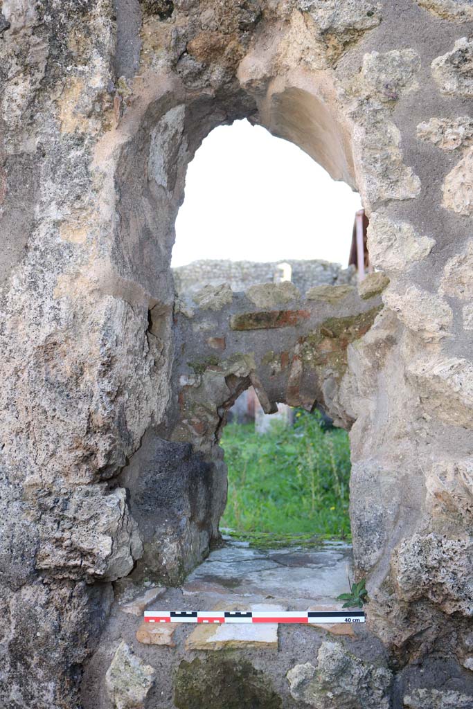 IX.2.24 Pompeii. December 2018. 
Detail of arched niche, looking south. Photo courtesy of Aude Durand.

