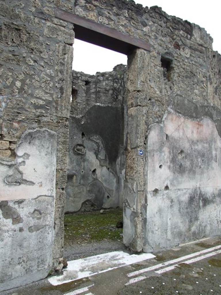 IX.8.6 Pompeii. March 2009.  Doorway to Room 3, Cubiculum.