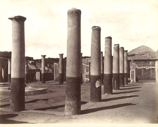 IX.8.6 Pompeii.  South east corner of Portico.  Looking north west.
Photographed 1970-79 by Günther Einhorn, picture courtesy of his son Ralf Einhorn.
