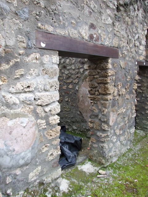 IX.8.6 Pompeii. March 2009.  Room 24.  East wall with recess.