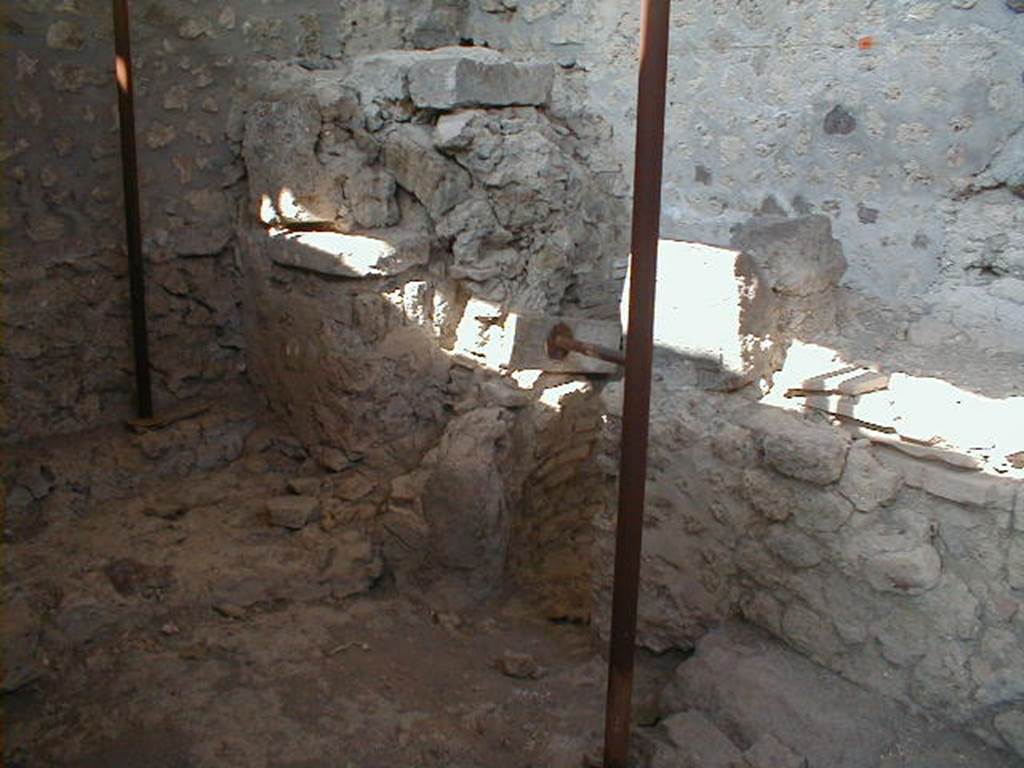 IX.8.6 Pompeii. September 2004. Room 29, praefurnium of baths area.
