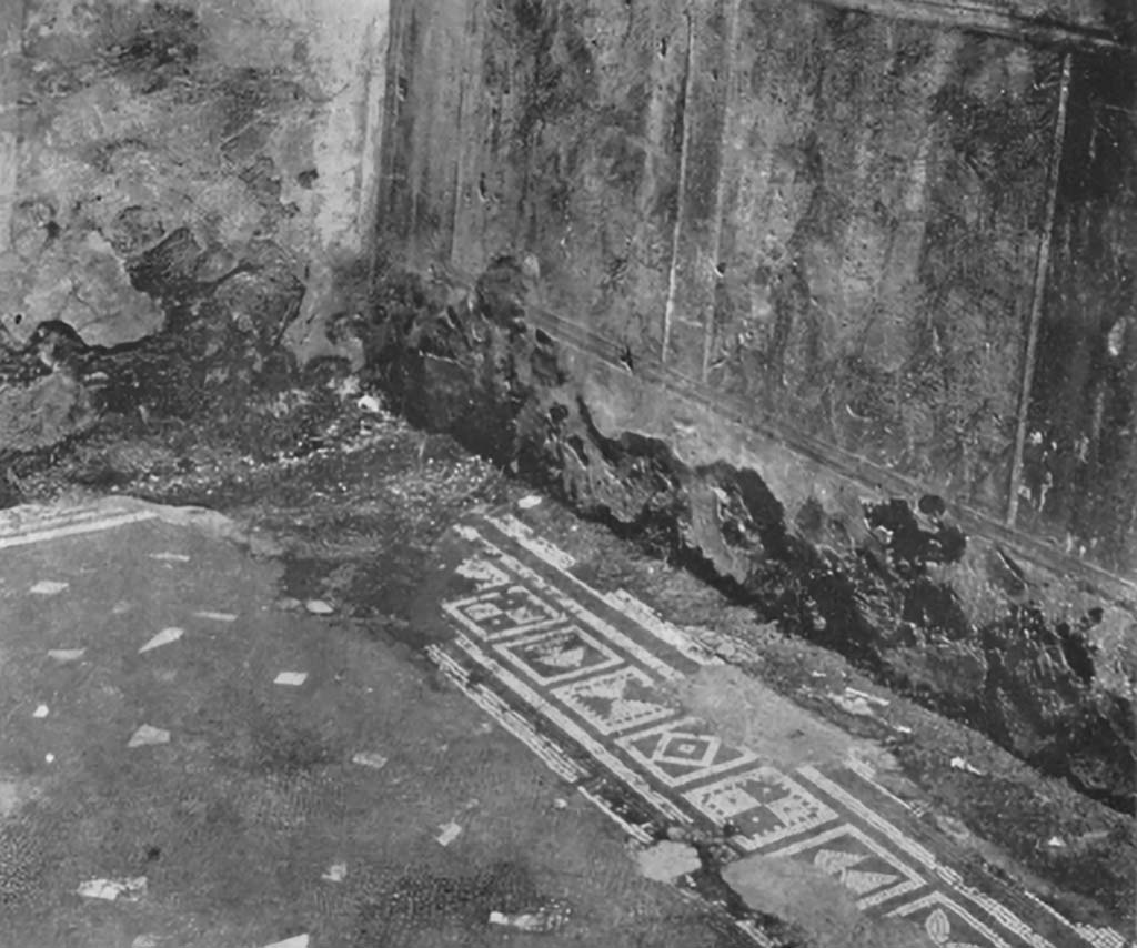 IX.8.6 Pompeii. c.1930. Room 31, flooring of cocciopesto with large white tesserae set into it, and with border around.
See Blake, M., (1930). The pavements of the Roman Buildings of the Republic and Early Empire. Rome, MAAR, 8, (p.61 & Pl.18, tav. 1).
