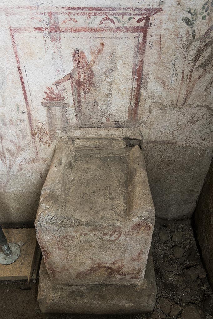 IX.10.1, Pompeii. July 2024. Room 12, lararium and altar. Photo courtesy of Johannes Eber.