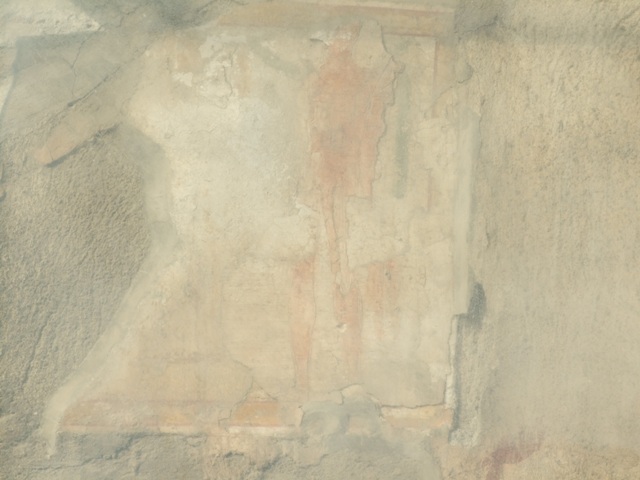 IX.11.7 Pompeii. December 2007. Painting of Hercules on front wall between IX.11.7 and IX.11.8.  See Fröhlich, T., 1991, Lararien und Fassadenbilder in den Vesuvstädten.  Mainz: von Zabern.  (F68: p.337/8).
