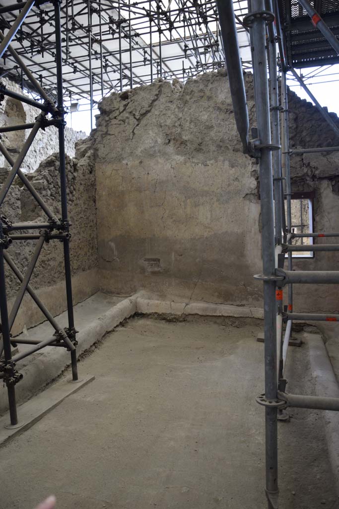 IX.12.6 Pompeii. February 2017. 
Room “n1”, looking towards south wall. Photo courtesy of Johannes Eber.

