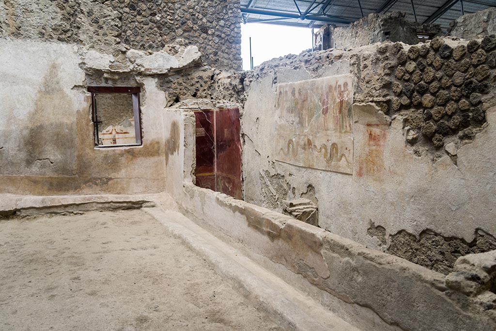 IX.12.6 Pompeii. July 2024. Room “n1”, looking towards south-west corner across internal garden. Photo courtesy of Johannes Eber.