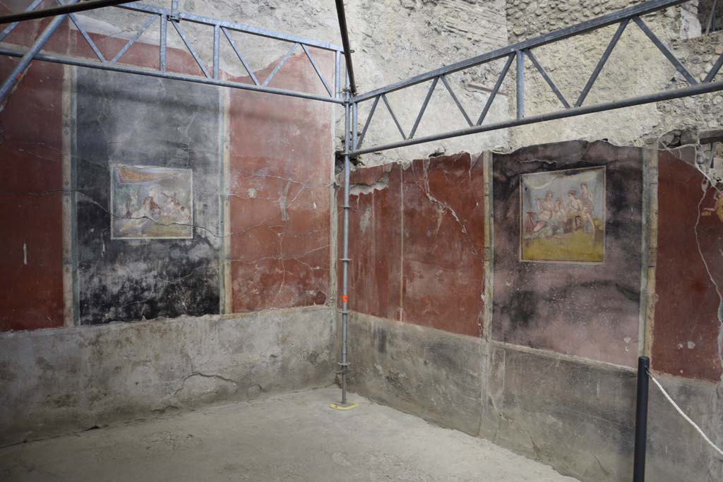 IX.12.6 Pompeii. February 2017. 
Room 3, looking towards north-east corner and east wall in triclinium. Photo courtesy of Johannes Eber.

