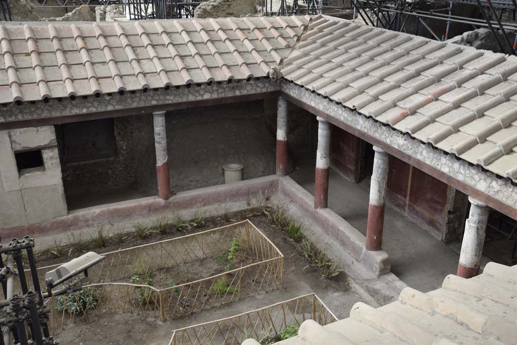 IX.12.9 Pompeii. February 2017. Looking towards west portico from above. Photo courtesy of Johannes Eber.