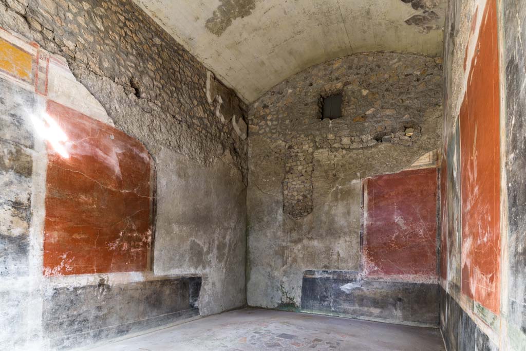 IX.13.1-3 Pompeii. April 2022. Room 13, looking towards north-west corner. Photo courtesy of Johannes Eber.


