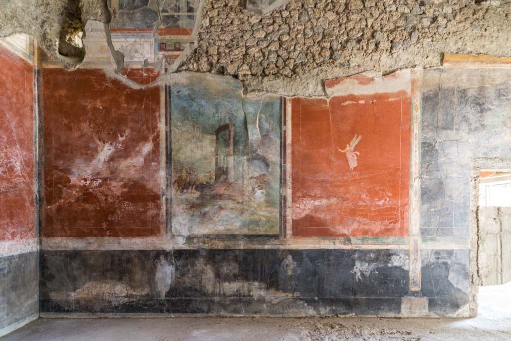 IX.13.1-3 Pompeii. April 2022. Room 13, looking towards east wall at north end. Photo courtesy of Johannes Eber.