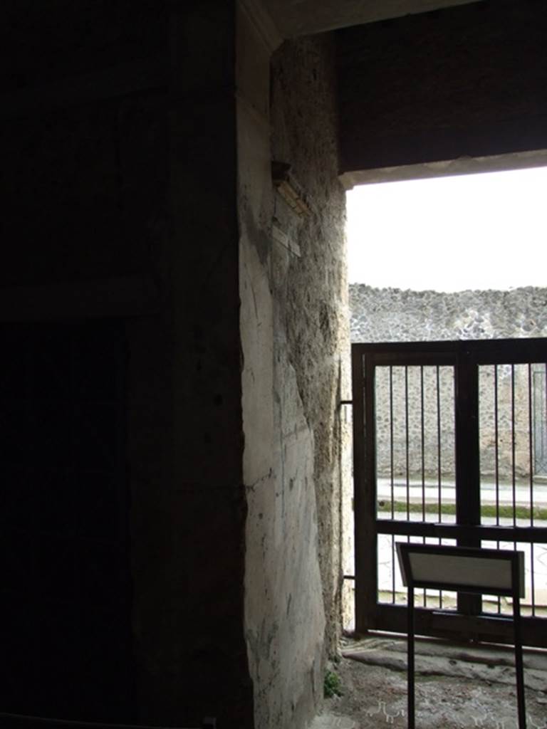 IX.13.1-3 Pompeii. March 2009. Room 1, looking south east towards doorway to room 30.