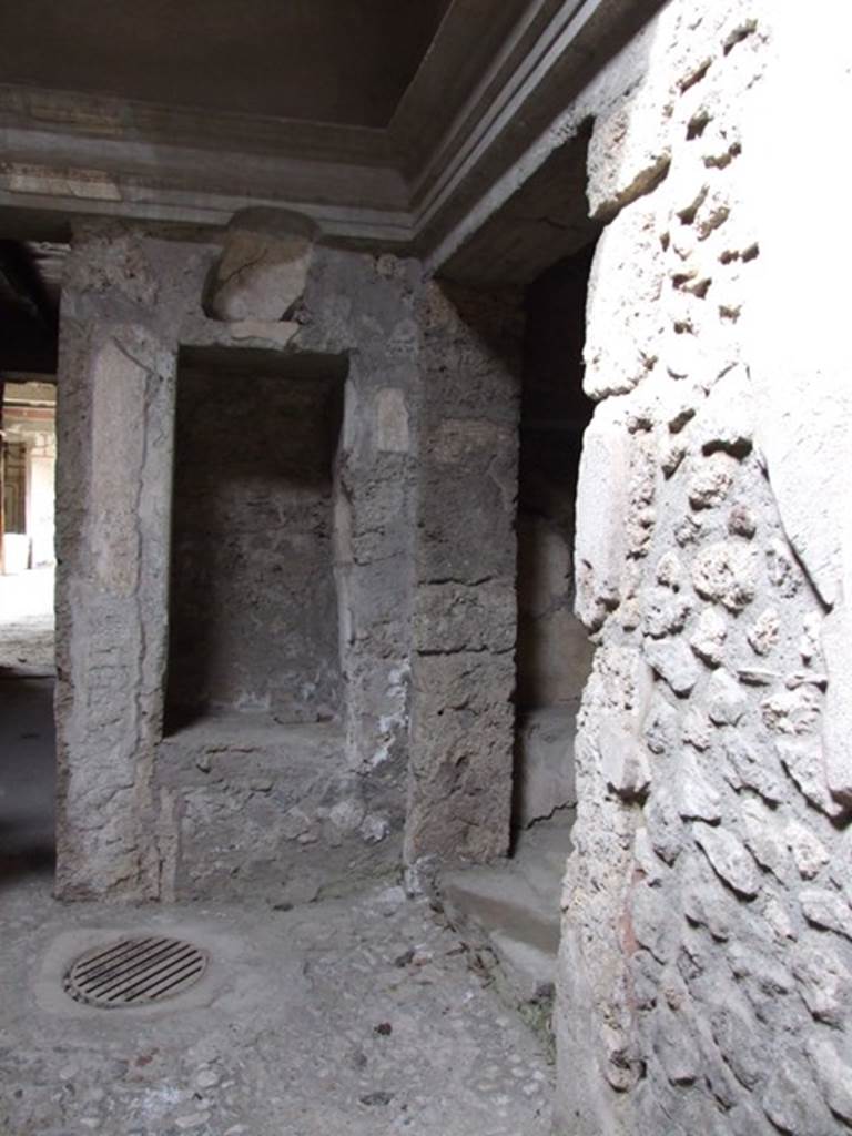IX.13.1-3 Pompeii. March 2009. Doorway to room 5 in north east corner of atrium.