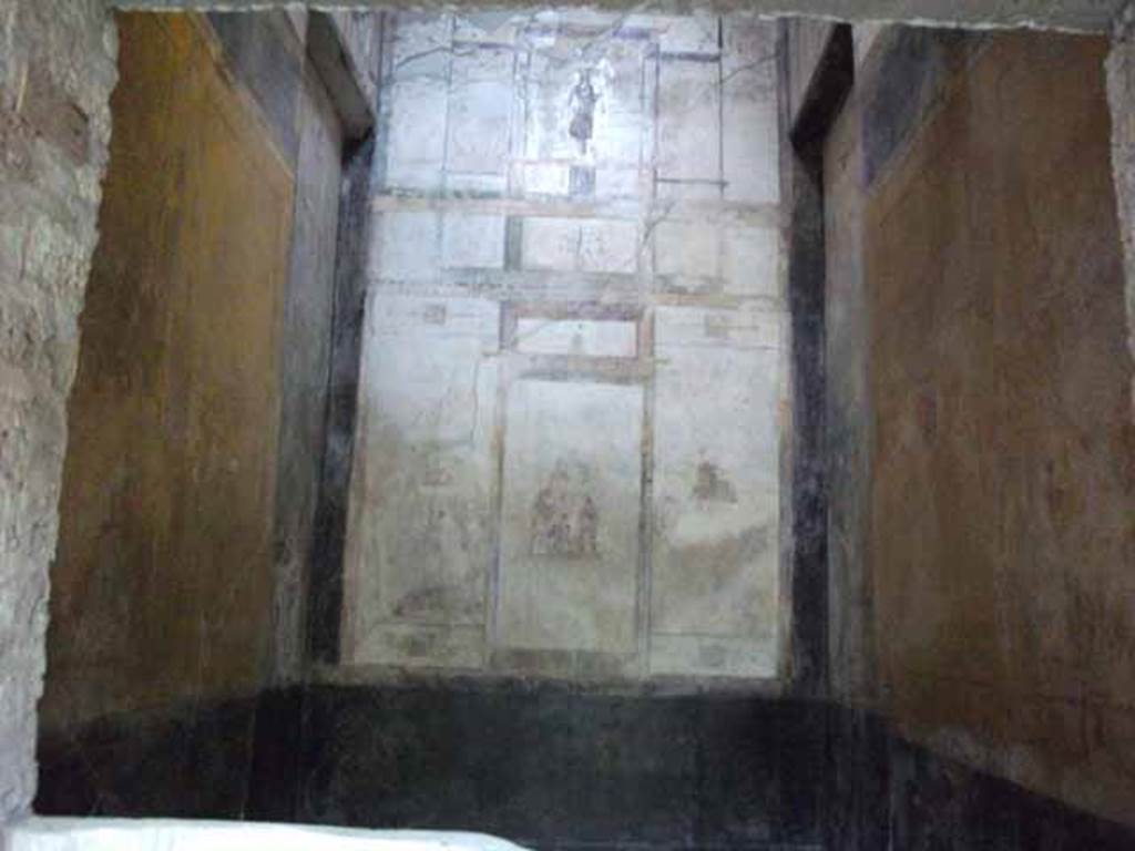 IX.13.1-3 Pompeii. May 2010.  Room 12, north wall.