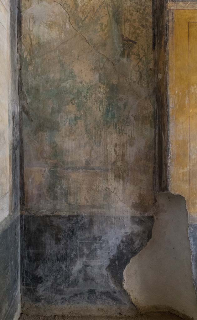 IX.13.1-3 Pompeii. May 2010.  Room 12, east wall.