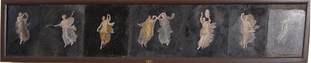 HGW06 Pompeii. Found in triclinium on 18 January 1749. 
Seven fragments with flying figures with a jug and musical instruments.
Now in Naples Archaeological Museum. Inventory number 9297.
