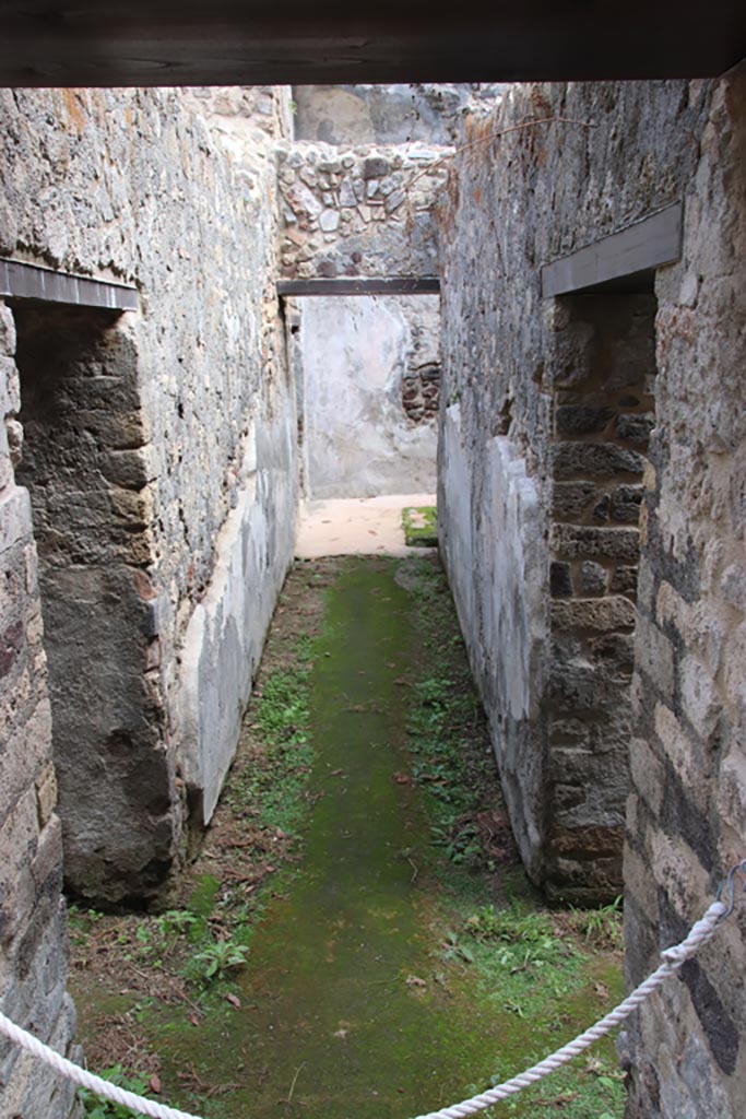 Villa of Diomedes, Pompeii. October 2023. Looking east along corridor. Photo courtesy of Klaus Heese.
(Villa Diomedes Project – area, corridor 50).
(Fontaine, room 5,3, corridor).
