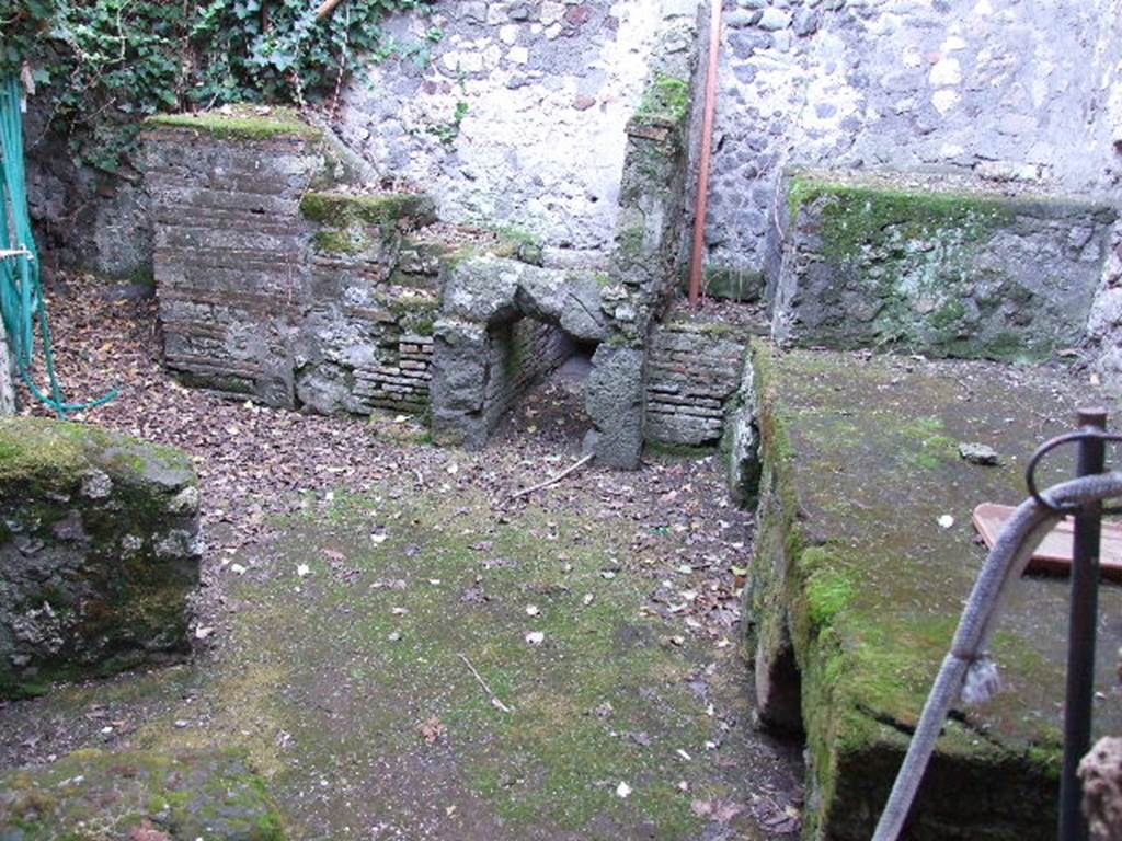 HGW24 Pompeii. December 2006. Small area in baths complex, with furnace.