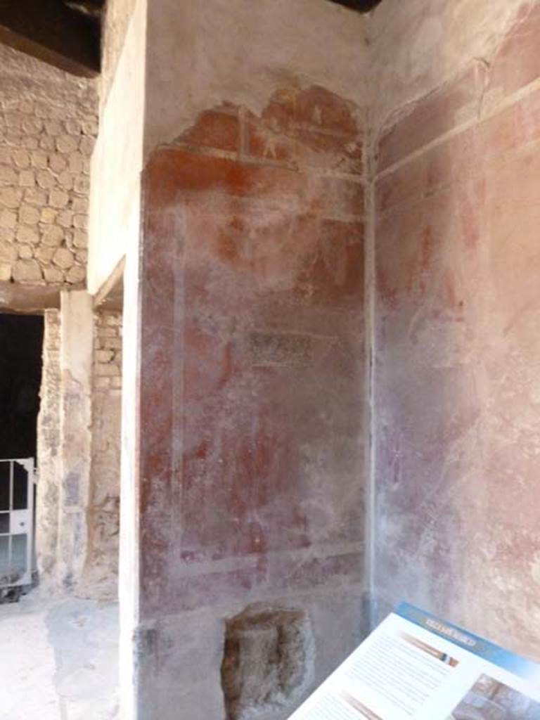 Villa San Marco, Stabiae, September 2015. Room 25, north end of alcove in east wall.