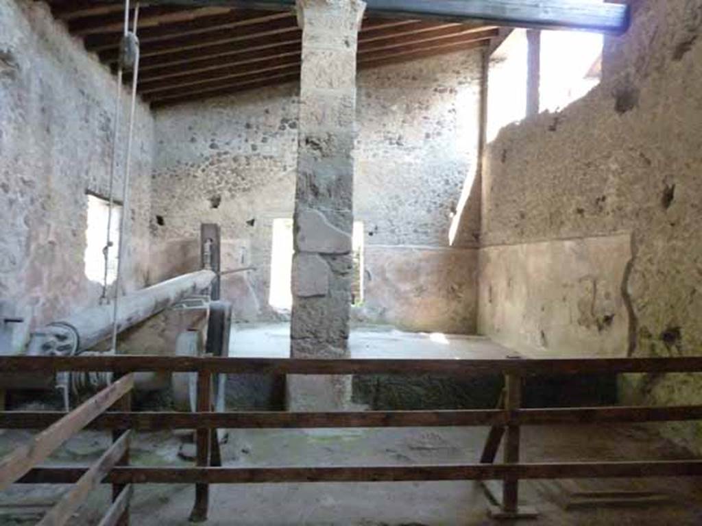 Villa of Mysteries, Pompeii. May 2010. Room 48-9. Looking east from doorway.