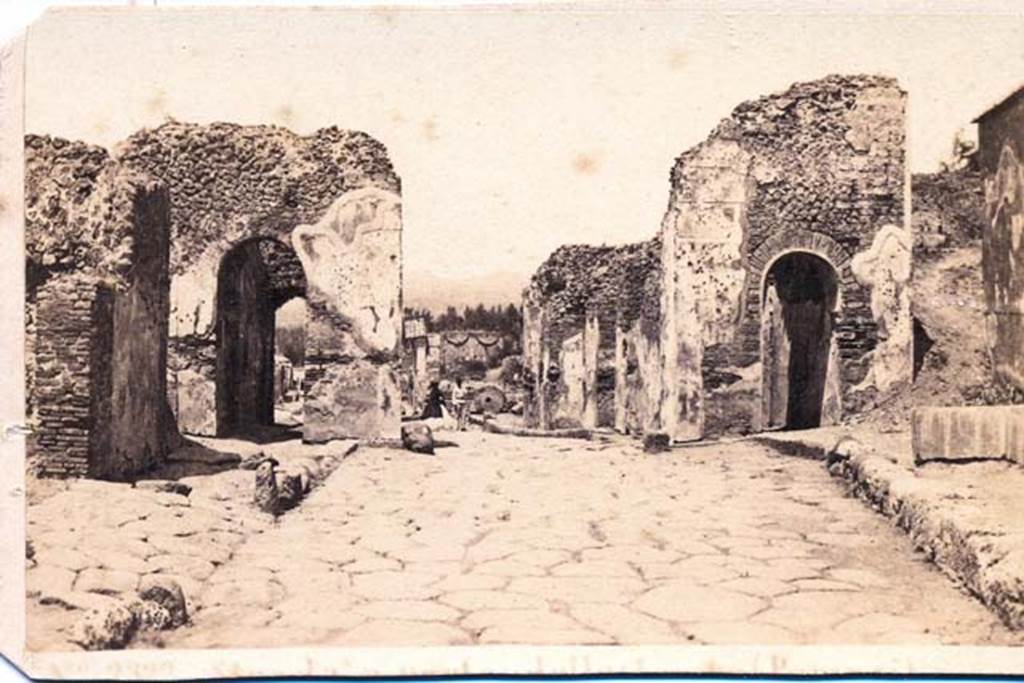 Via Consolare between VI.17 and VI.1. Looking north to Herculaneum Gate. Between 1867 and 1874. Photo by Sommer and Behles. Photo courtesy of Charles Marty.