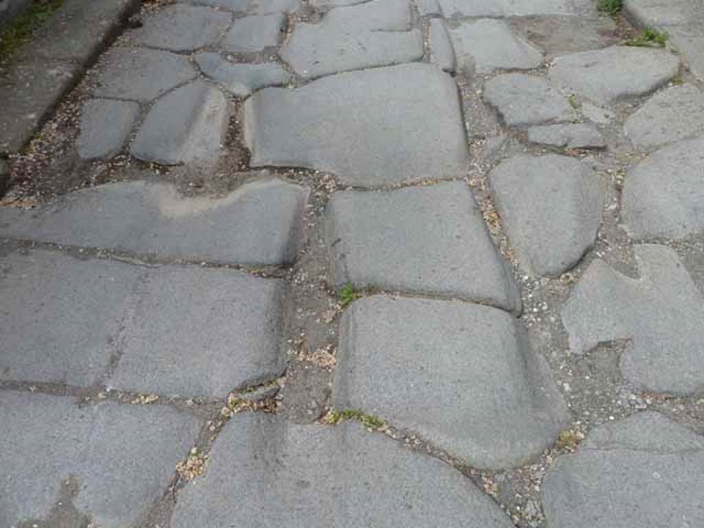 Via Consolare, May 2010. Wheel ruts in the road at the Herculaneum Gate.