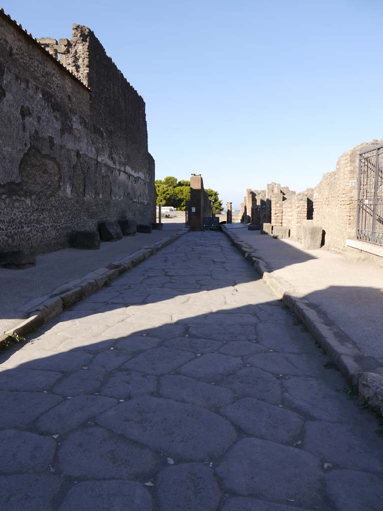 Via Marina, Pompeii. September 2018. Looking west.
Foto Anne Kleineberg, ERC Grant 681269 DÉCOR.
