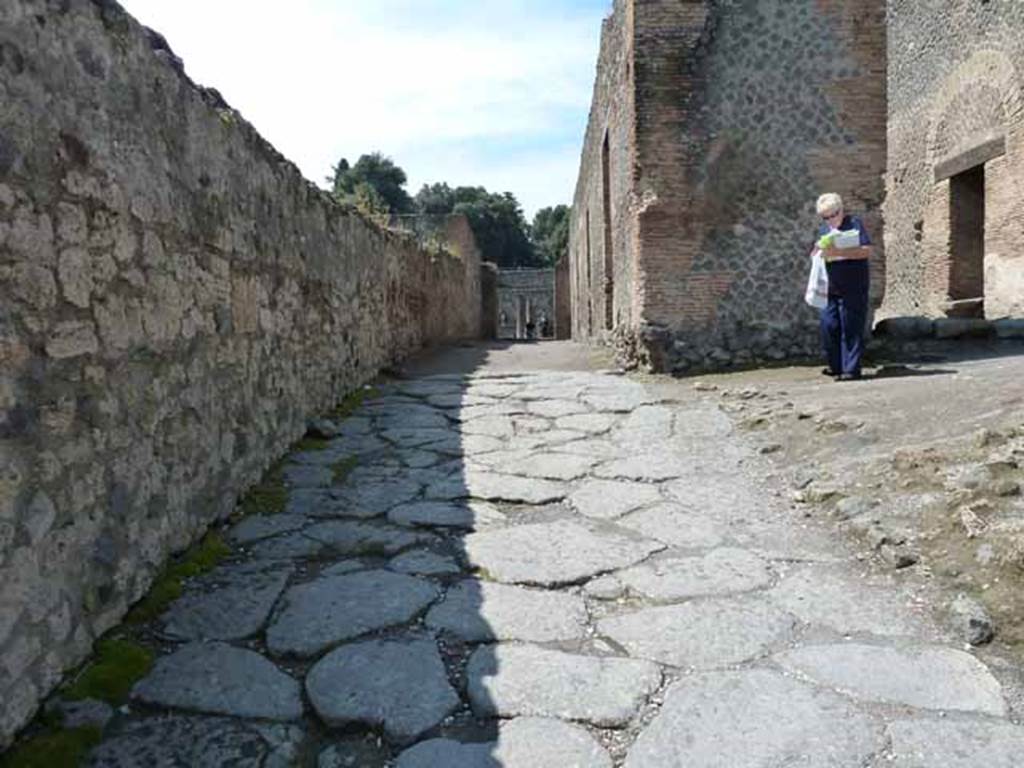 Via Stabiana, May 2010. Alleyway entrance to Gladiator’s Barracks, VIII.7.16.